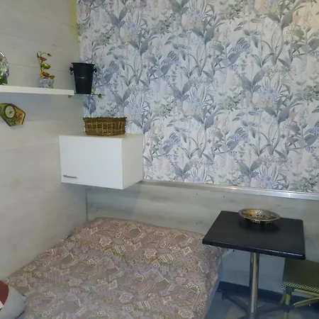 Maryline: Cozy Parisian Retreat With Patio View Apartment *